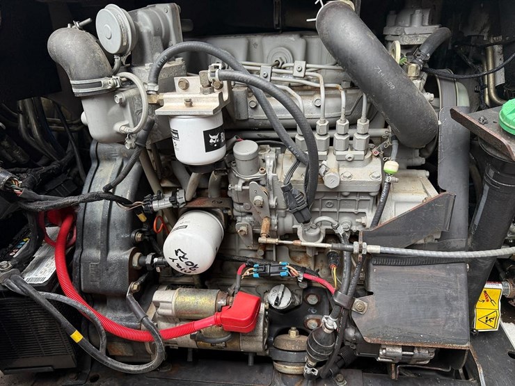 2012-bobcat-t750-image-15