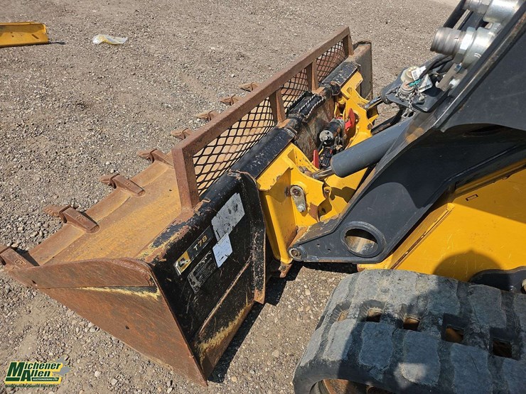 2024-deere-325g-image-32