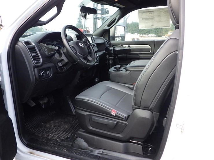 2024-dodge-ram-2500-image-36