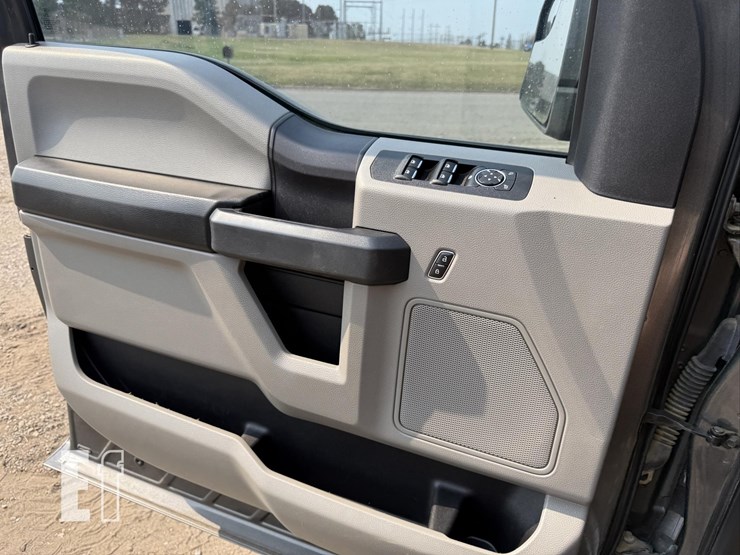 2019-ford-f150-image-17