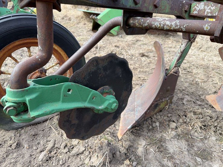 john-deere-no.-44-pull-type-two-bottom-plow-image-17