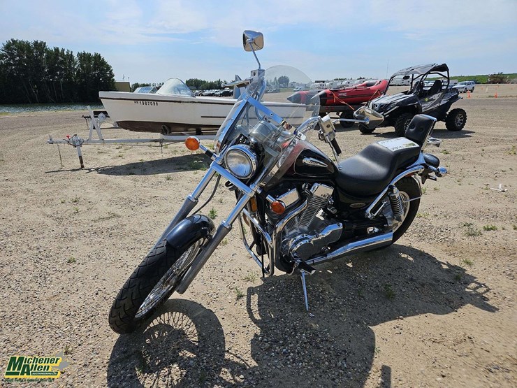 1996-suzuki-intruder-vs1400gl-image-1
