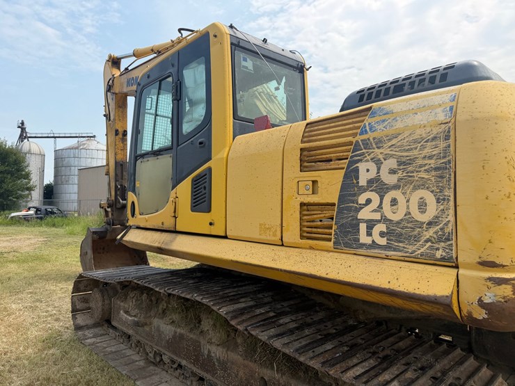 komatsu-pc200-image-32