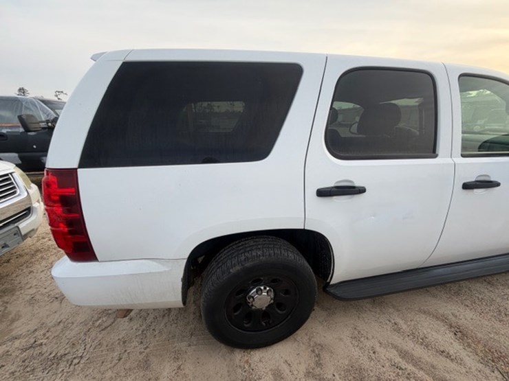 2012-chevrolet-tahoe-image-15