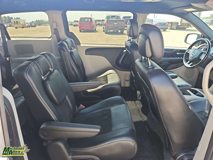 2016-dodge-grand-caravan-image-31
