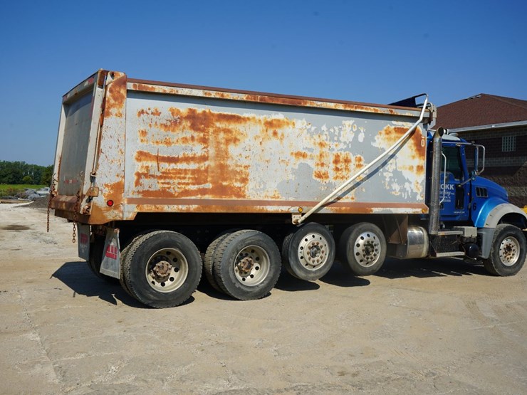 2014-mack-granite-gu713-image-4