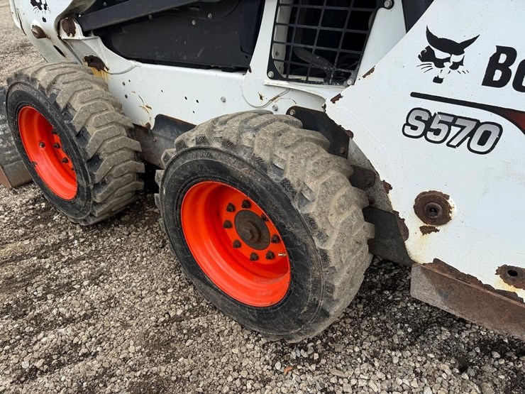 2018-bobcat-s570-image-15