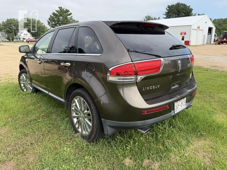 2011-lincoln-mkx-image-7
