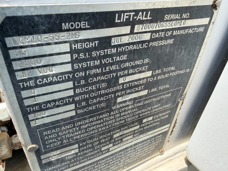 2007-peterbilt-335-image-56