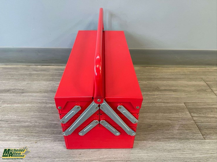 unused-boss-18in-x-8in-cantilever-tool-box-with-set-of-tools-and-foam-organizer-insert-image-2