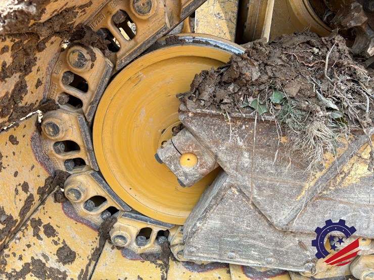 2015-caterpillar-d6t-lgp-image-47