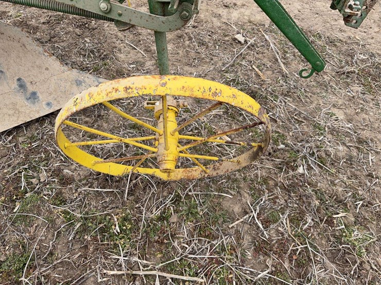 john-deere-one-bottom-plow-image-10