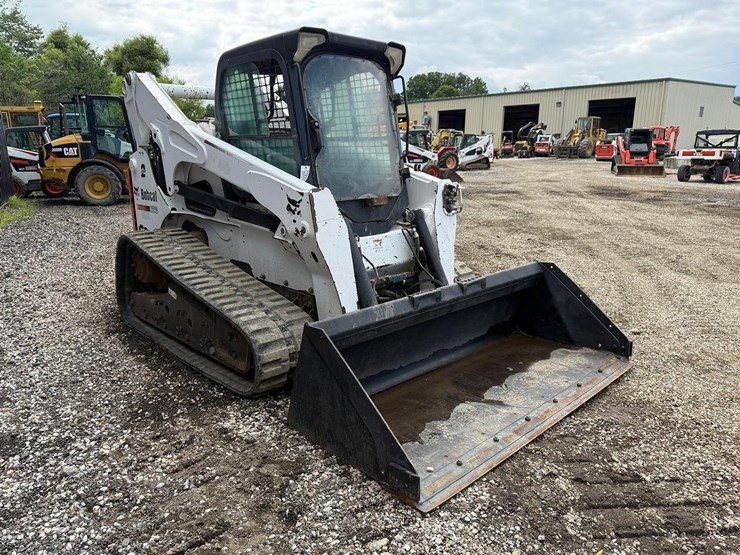 2012-bobcat-t870-image-6