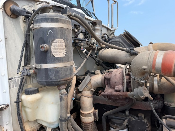 2007-peterbilt-335-image-84
