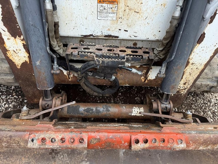 2012-bobcat-t750-image-10