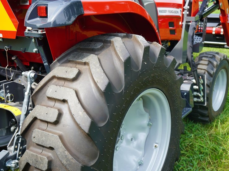2024-massey-ferguson-1835m-image-21