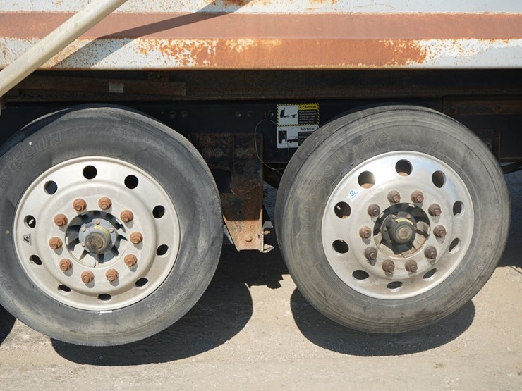 2014-mack-granite-gu713-image-39