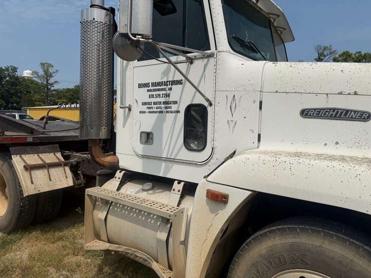 1990-freightliner-fld120-image-42