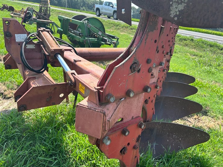 case-ih-165-image-19