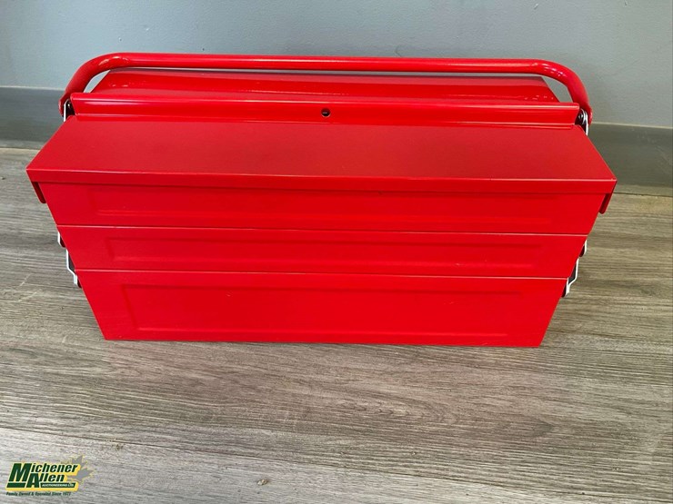 unused-boss-18in-x-8in-cantilever-tool-box-with-set-of-tools-and-foam-organizer-insert-image-3