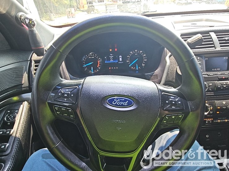 2017-ford-explorer-xlt-image-52