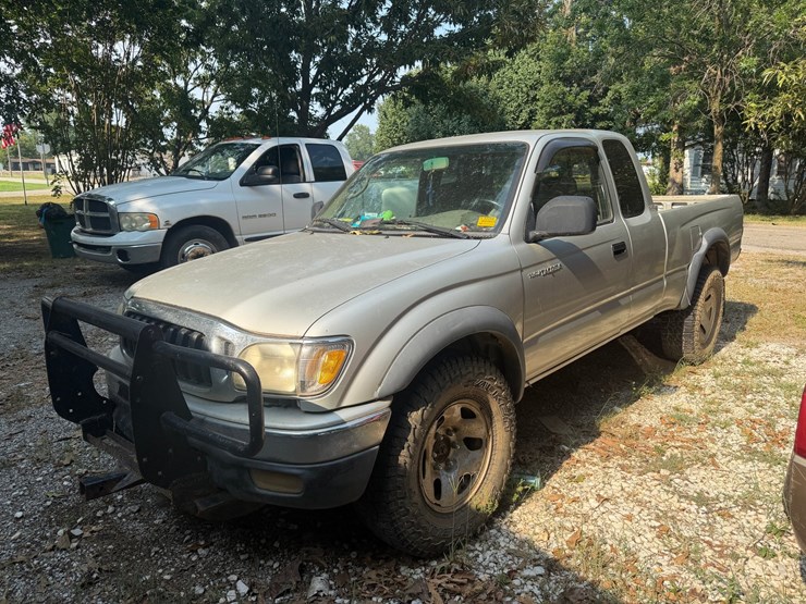 2001-toyota-tacoma-image-1