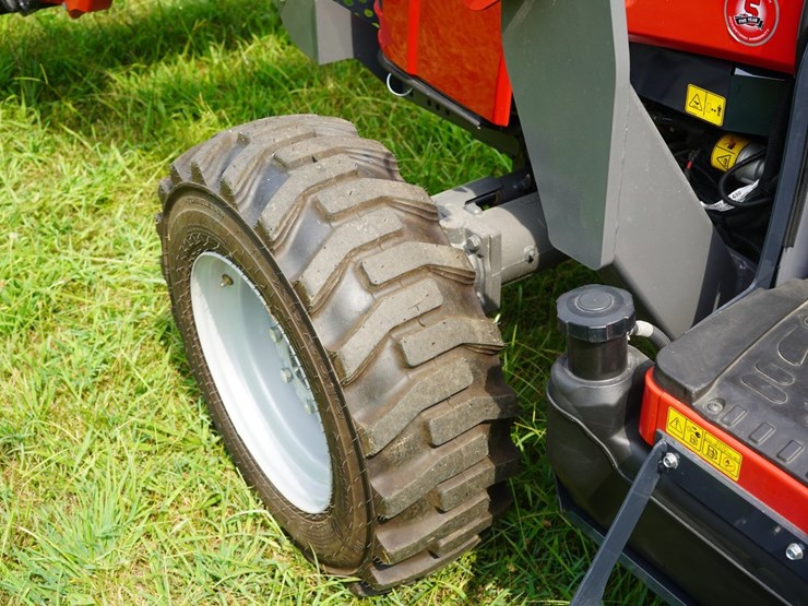 2024-massey-ferguson-1835m-image-29