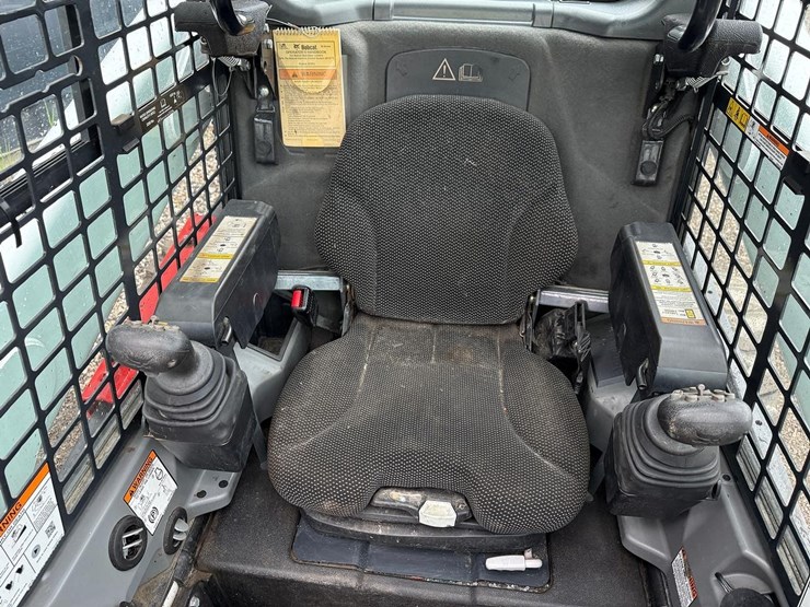 2022-bobcat-s770-image-17