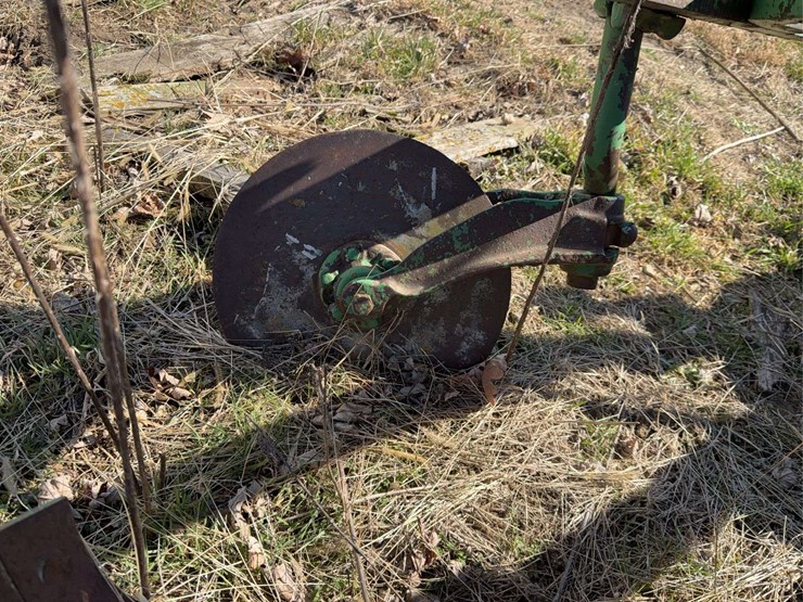 john-deere-no.-44-three-point-three-bottom-plow-image-17