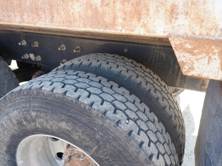 2014-mack-granite-gu713-image-36