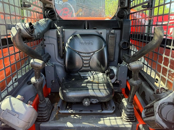 kubota-ssv65-image-17