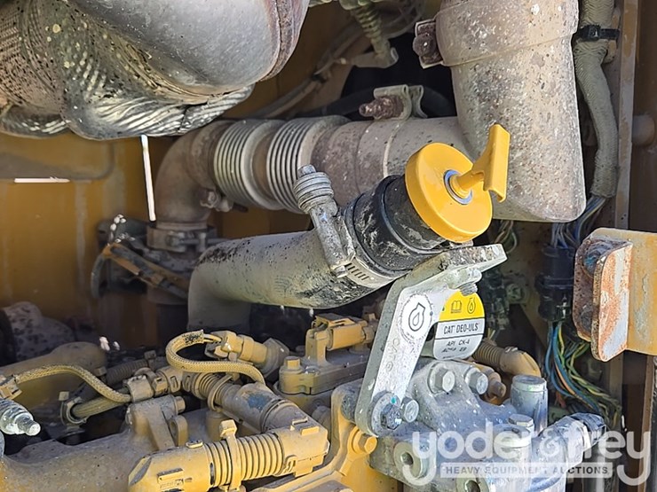 2020-caterpillar-d6k2-lgp-image-42