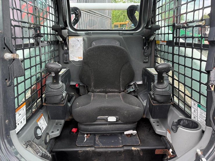 2020-bobcat-s570-image-17