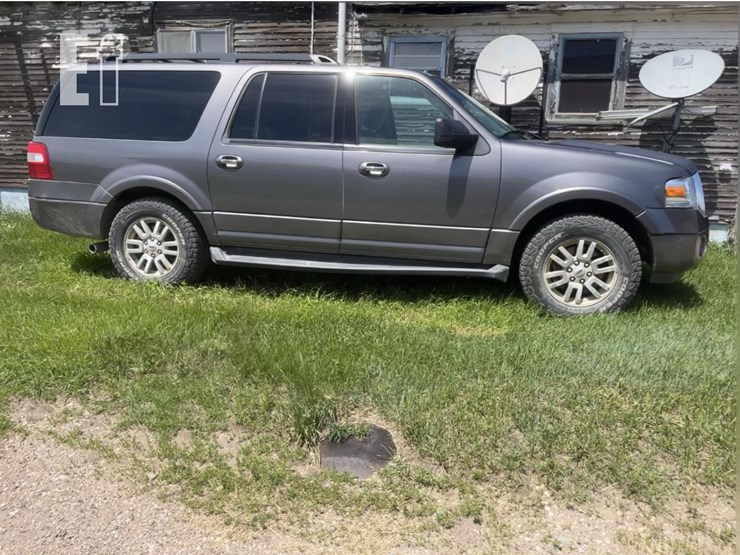 2011-ford-expedition-xlt-image-3