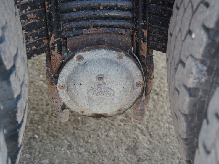 2014-mack-granite-gu713-image-33