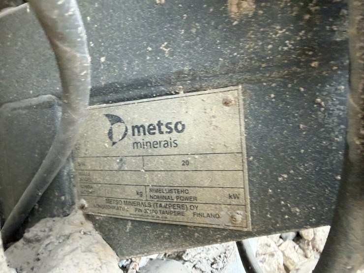 2012-metso-lokotrack-lt1213-tracked-impact-crusher-plant-image-33