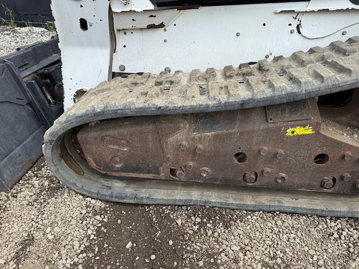 2012-bobcat-t870-image-17