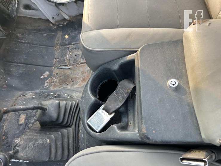 1993-jeep-wrangler-image-14