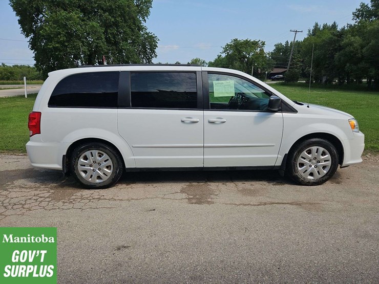 2016-dodge-grand-caravan-sxt-image-8