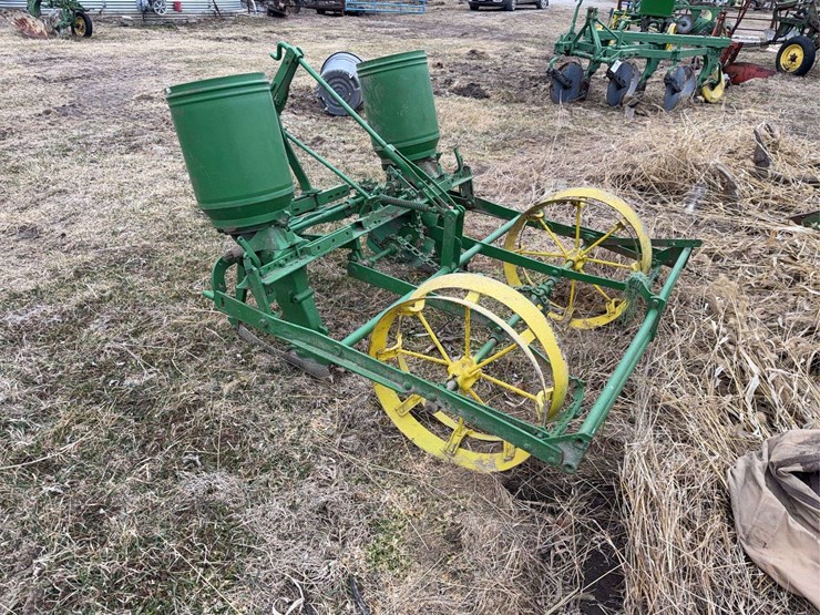 john-deere-two-row-planter-image-3