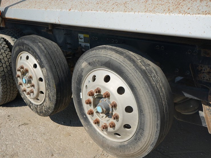 2014-mack-granite-gu713-image-46