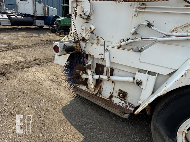 mobil-athey-street-sweeper-8401-image-9