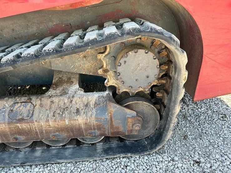 2011-takeuchi-tl250-image-18