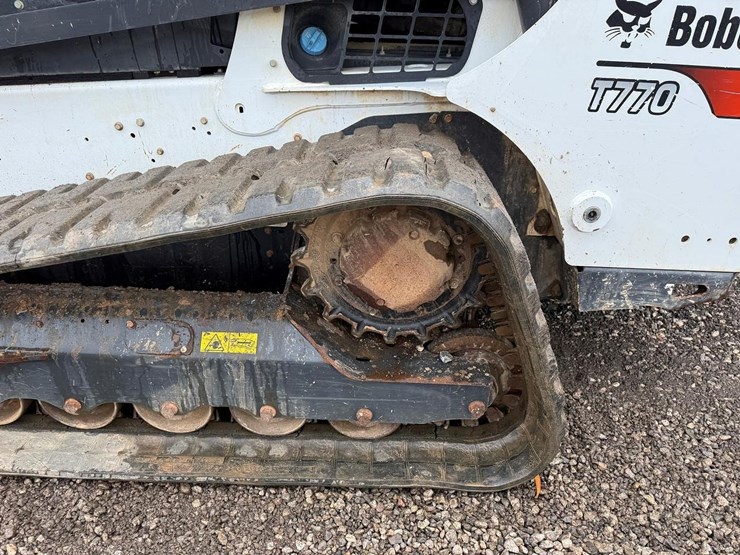 2023-bobcat-t770-image-18