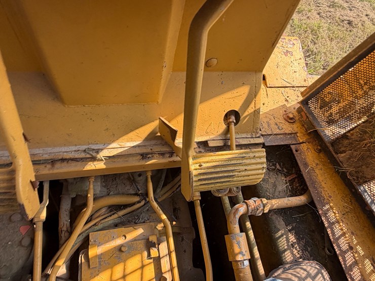 1985-caterpillar-d4e-image-59