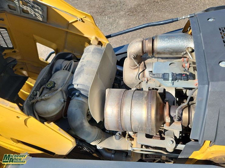 deere-410l-image-42