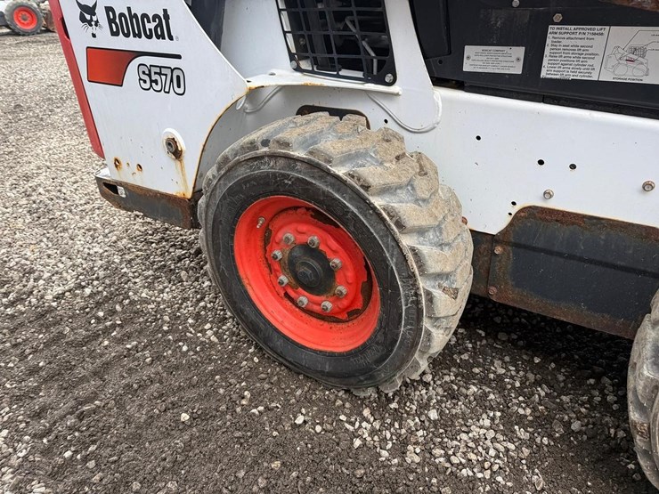 2020-bobcat-s570-image-13