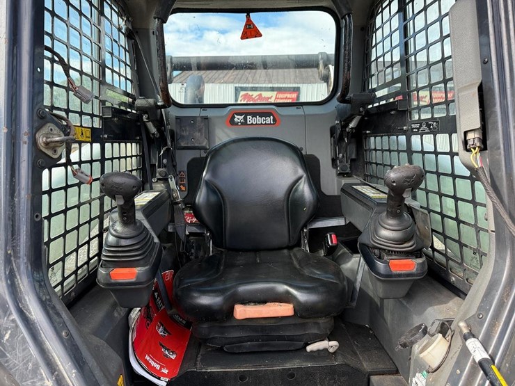 2020-bobcat-t76-image-19