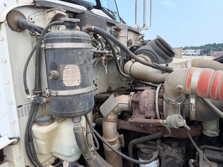 2007-peterbilt-335-image-82