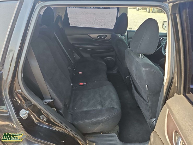 2016-nissan-rogue-image-17
